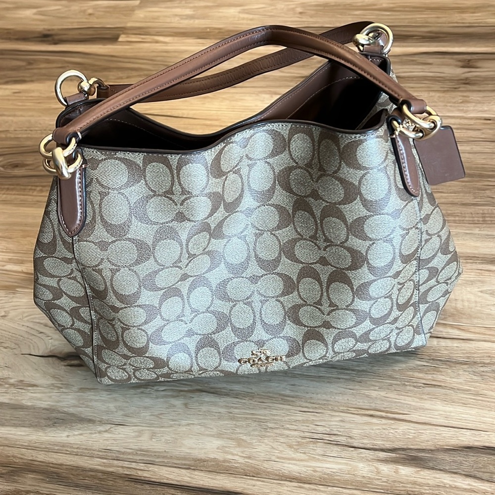 Coach shoulder bag.